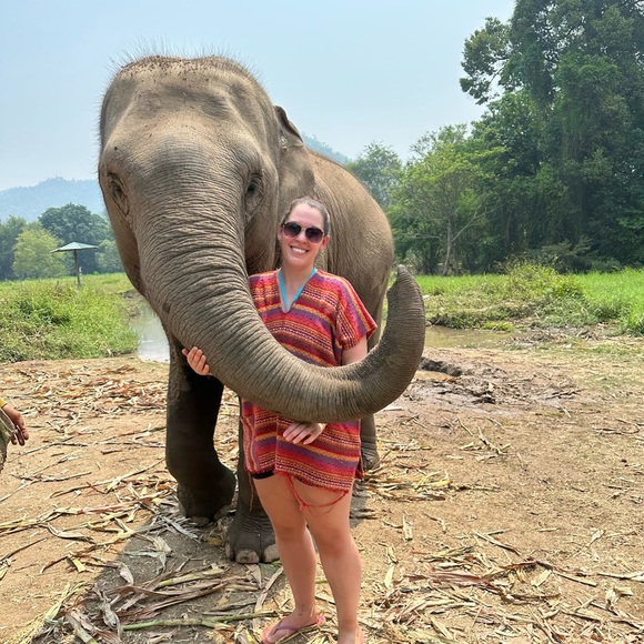 Meet your Posher, Stephanie - Picture 1 of 1